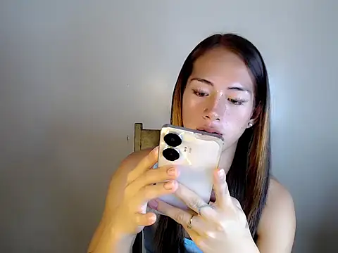 ashley bombshell online show from 10.28.25