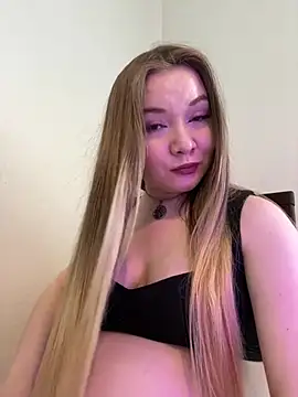 Amalie Smith online show from 06.07.26