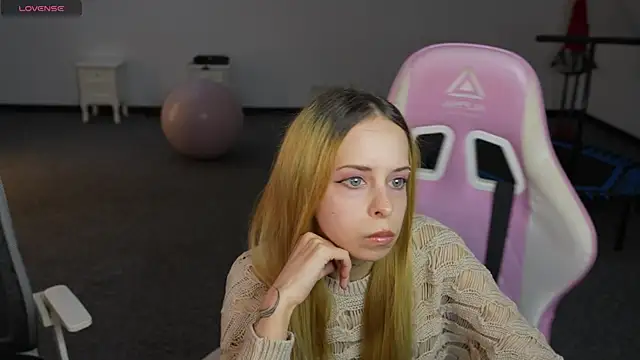 Luchi Sun online show from 10.25.25