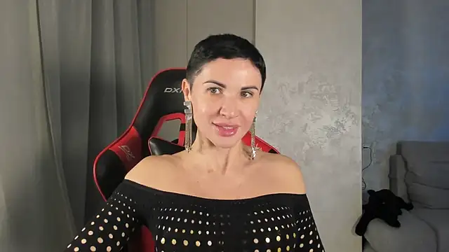 Snapshot of Angel_iam chatting on 12.15.25 Angel iam online show from 12.15.25