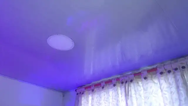 Snapshot of samycollens chatting on 10.17.25 samycollens online show from 10.17.25