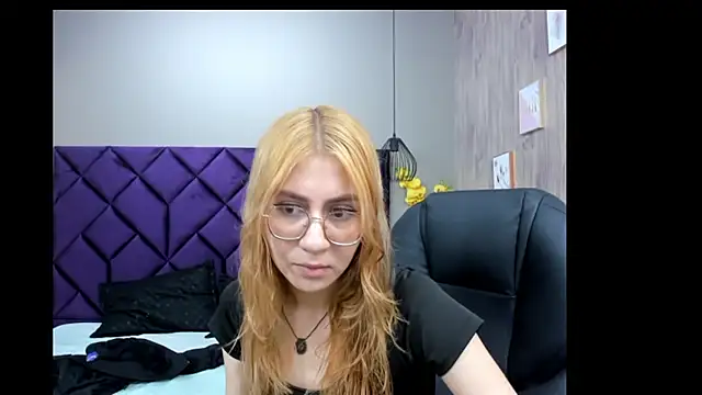 ChloeCampbell03 online show from 11.28.25