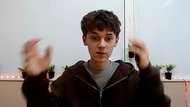 Hoot Dude  online show from 11.03.25