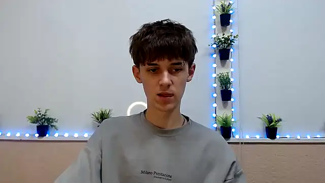 Hoot Dude  online show from 11.12.25