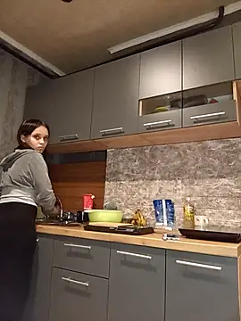 Snapshot of kisette chatting on 09.30.25 kisette online show from 09.30.25