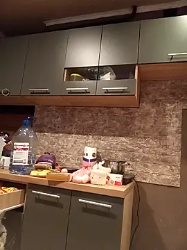 Snapshot of kisette chatting on 10.31.25 kisette online show from 10.31.25