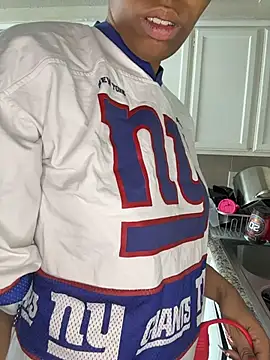 YeahhhitsBreezy online show from 02.08.26