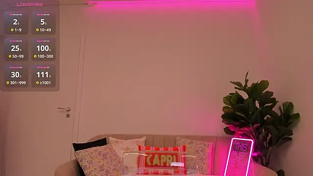 TiaBelle online show from 10.06.25