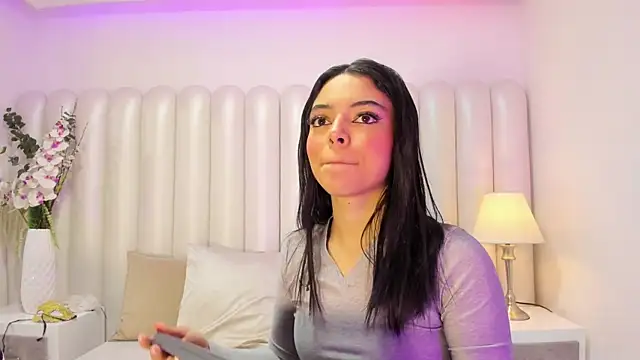 AriaBelles online show from 11.17.25