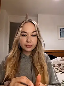 BarbieDolly x online show from 11.04.25