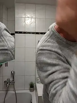 TommyTom76 online show from 10.24.25