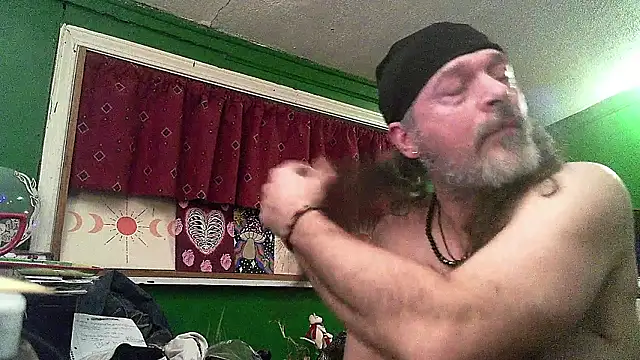 Snapshot of HippieDad333 chatting on 03.23.26 HippieDad333 online show from 03.23.26