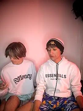 Snapshot of manu_danny chatting on 10.15.25 manu danny online show from 10.15.25