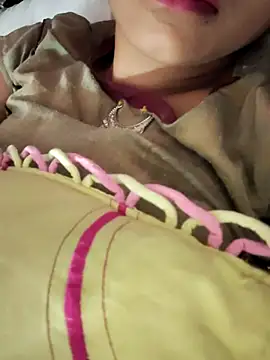 Queen-Bee143 online show from 02.14.26