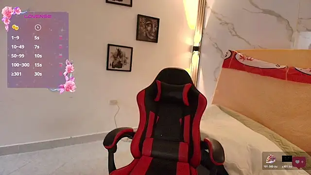 Nina Rouge7 online show from 11.15.25