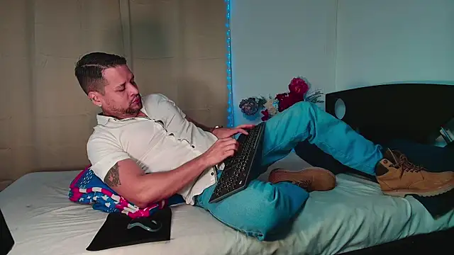 LucasGaeel online show from 01.08.26