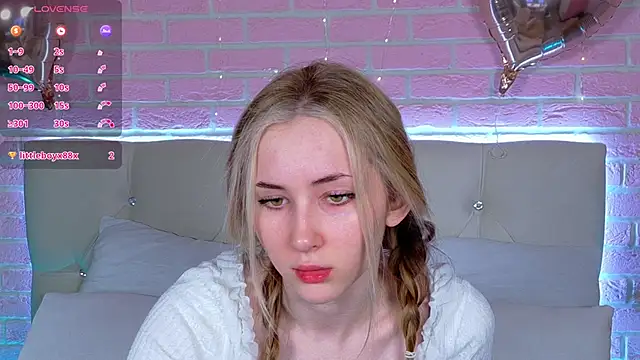 LiraKink online show from 11.22.25