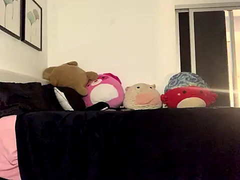 Snapshot of Vanessa0wnesHim chatting on 11.20.25 Vanessa0wnesHim online show from 11.20.25