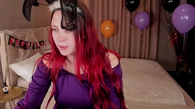 Monica  Queen online show from 10.31.25