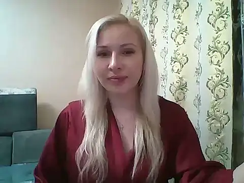 Snapshot of Ceryanne chatting on 10.26.25 Ceryanne online show from 10.26.25