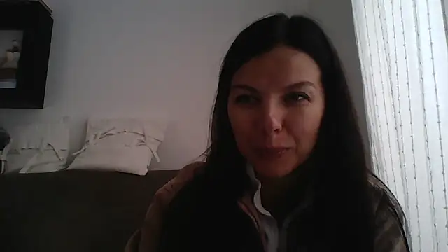 Lorivell online show from 11.28.25