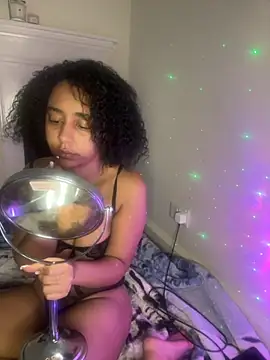 Snapshot of DarkFantisyxx chatting on 10.17.25 DarkFantisyxx online show from 10.17.25