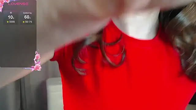 Snapshot of BellaAbey chatting on 12.15.25 BellaAbey online show from 12.15.25