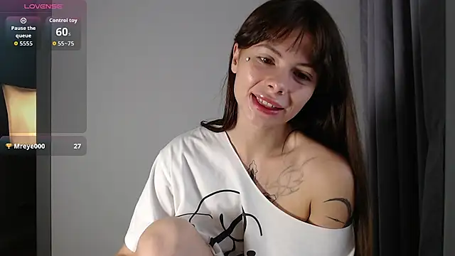 Snapshot of BellaAbey chatting on 07.06.26 BellaAbey online show from 07.06.26
