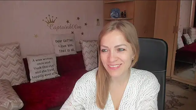 Snapshot of Tiffany_Bates chatting on 09.26.25 Tiffany Bates online show from 09.26.25