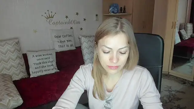 Snapshot of Tiffany_Bates chatting on 09.30.25 Tiffany Bates online show from 09.30.25