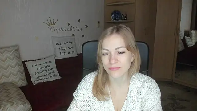 Snapshot of Tiffany_Bates chatting on 10.20.25 Tiffany Bates online show from 10.20.25