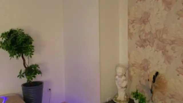 MilaYumi online show from 12.02.25