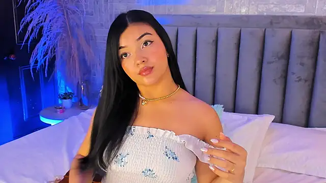 EmmaBlossom online show from 11.15.25