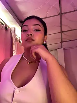 EmmaBlossom online show from 11.20.25