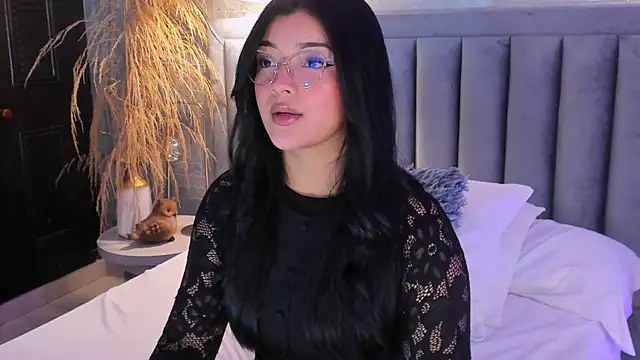 EmmaBlossom online show from 04.18.26