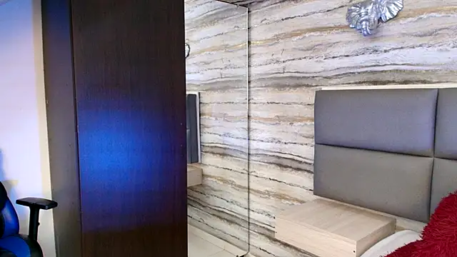 Lovers 21 online show from 11.23.25