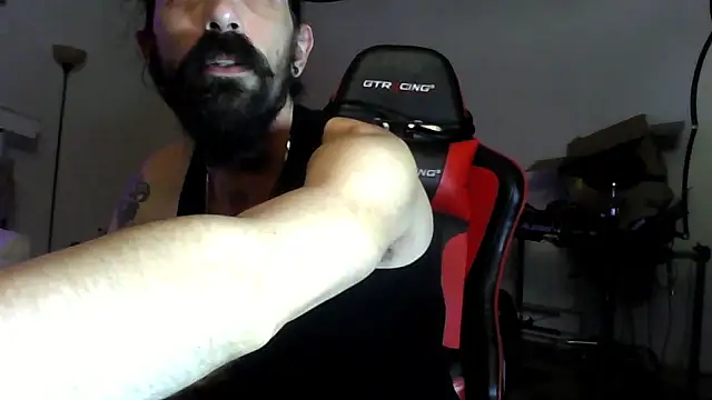 Snapshot of Neekaleek89 chatting on 10.02.25 Neekaleek89 online show from 10.02.25