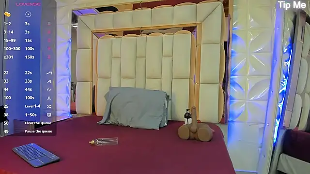 Sarah Adamss online show from 11.26.25