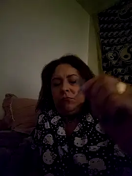 Snapshot of Queenbz1979 chatting on 09.26.25 Queenbz1979 online show from 09.26.25