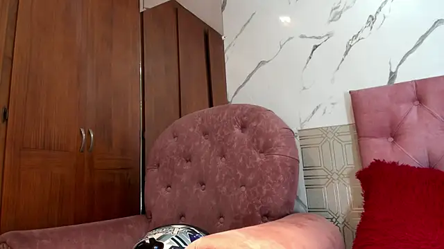 violett  rousee online show from 12.17.25