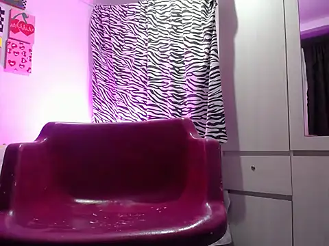 Nahomyyy online show from 10.27.25