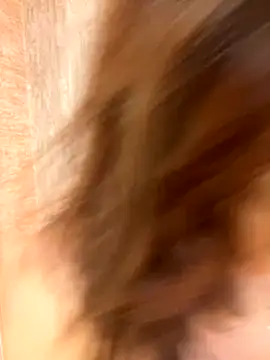 Mia Valmont online show from 11.15.25