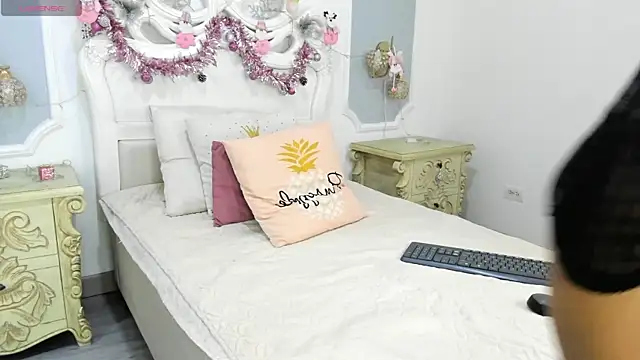 ChikiBom28 online show from 12.02.25