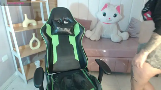 draviana a  online show from 11.14.25