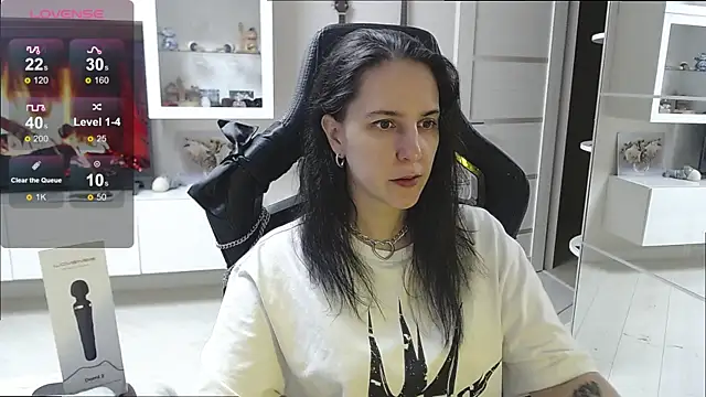 Irwi Tomboy online show from 10.23.25