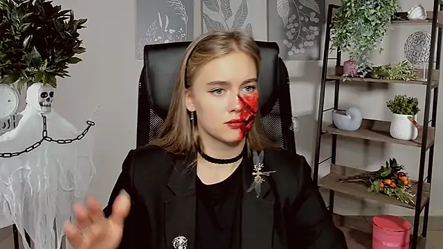 JuneWoods online show from 10.25.25