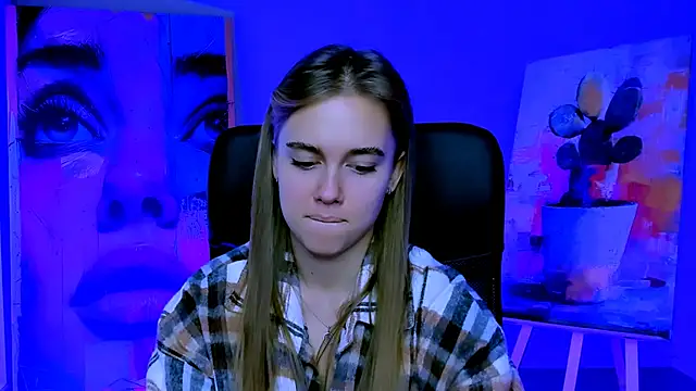 JuneWoods online show from 11.17.25