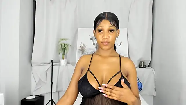 Snapshot of ConnieSmall24 chatting on 10.06.25 ConnieSmall24 online show from 10.06.25