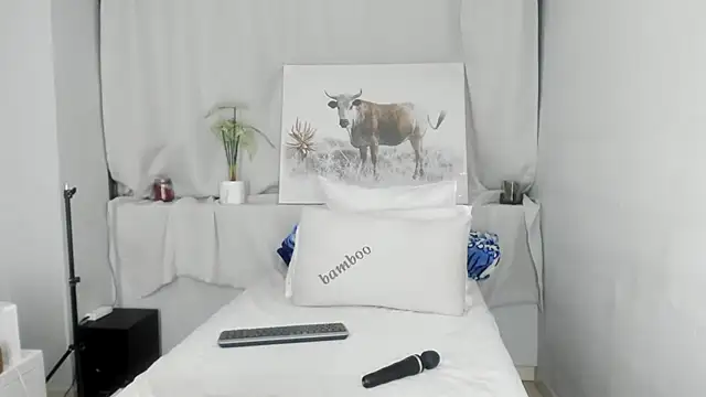 Snapshot of ConnieSmall24 chatting on 10.06.25 ConnieSmall24 online show from 10.06.25