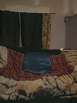 Snapshot of ThrowedWorldWide chatting on 11.17.25 ThrowedWorldWide online show from 11.17.25